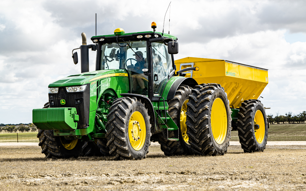 Agricultura moderna amb tècniques de sembrat i tecnologia avançada